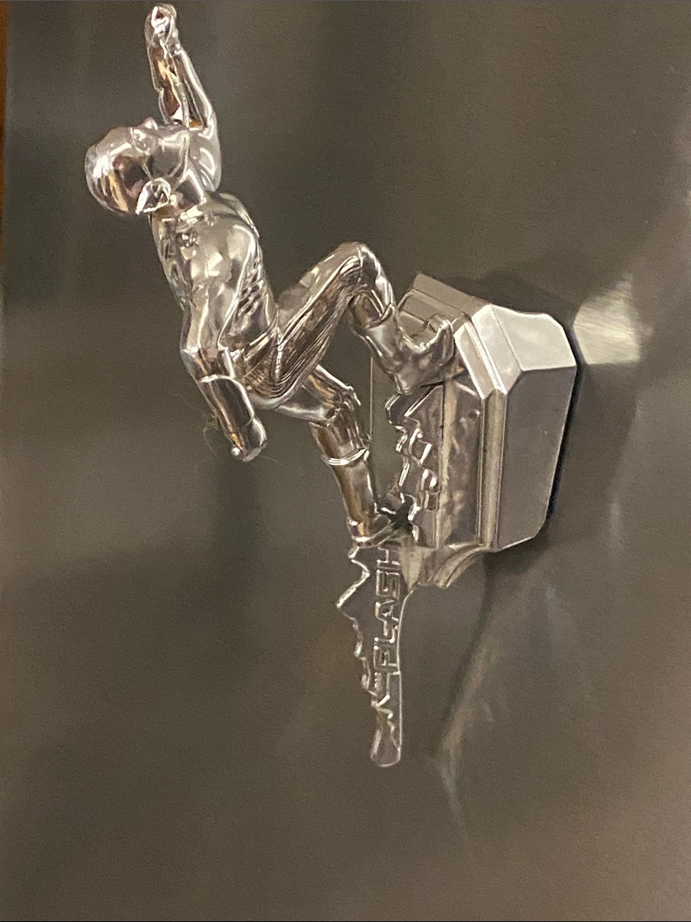 THE FLASH Hoodies Collectible Magnetic Auto Hood Ornament - LootCrate